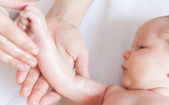 crema para bebés